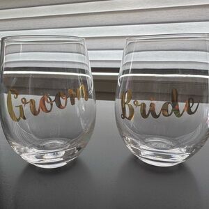 Elegant Bride and Groom Stemless Wine Glasses